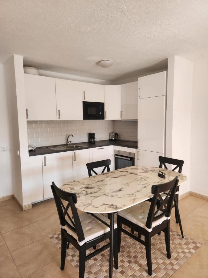 Under The Lime, Beautiful Apartment Los Cristianos Los Cristianos  Bagian luar foto